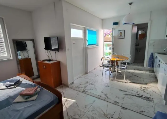 Patrisa Centar * 塞利讷